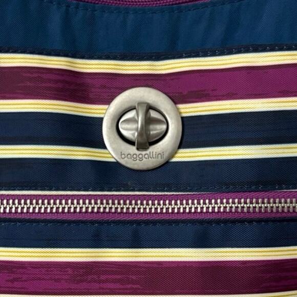 Baggallini Striped Nylon Crossbody Bag Travel Purse Adjustable Strap Lightweight - Picture 4 of 11